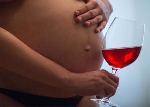 беременная с алкоголем