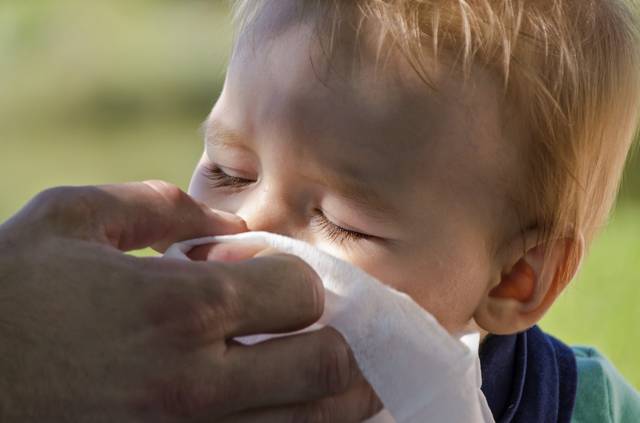 Как лечить насморк у ребенка 3 года?
