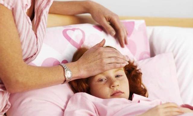 Чем лечить ребенка при первых признаках простуды?